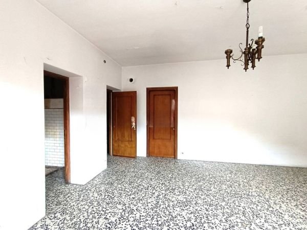 Prédio centro Sormano IT61